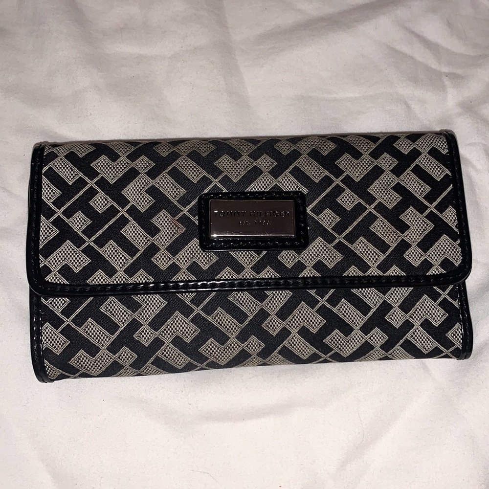 Tommy Hilfiger wallet